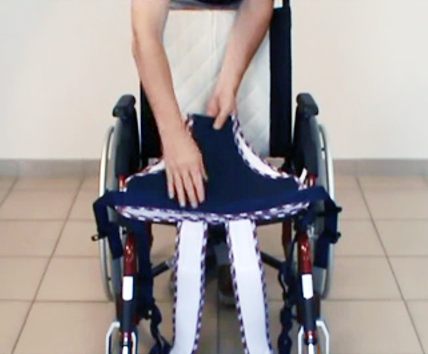 Brassière pelvienne Arpegia pour maintien au fauteuil roulant 