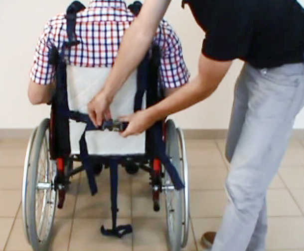 Harnais d'immobilisation au fauteuil roulant Auxilia 